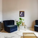 Regina House By Mmega