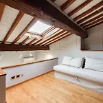 Regina House By Mmega