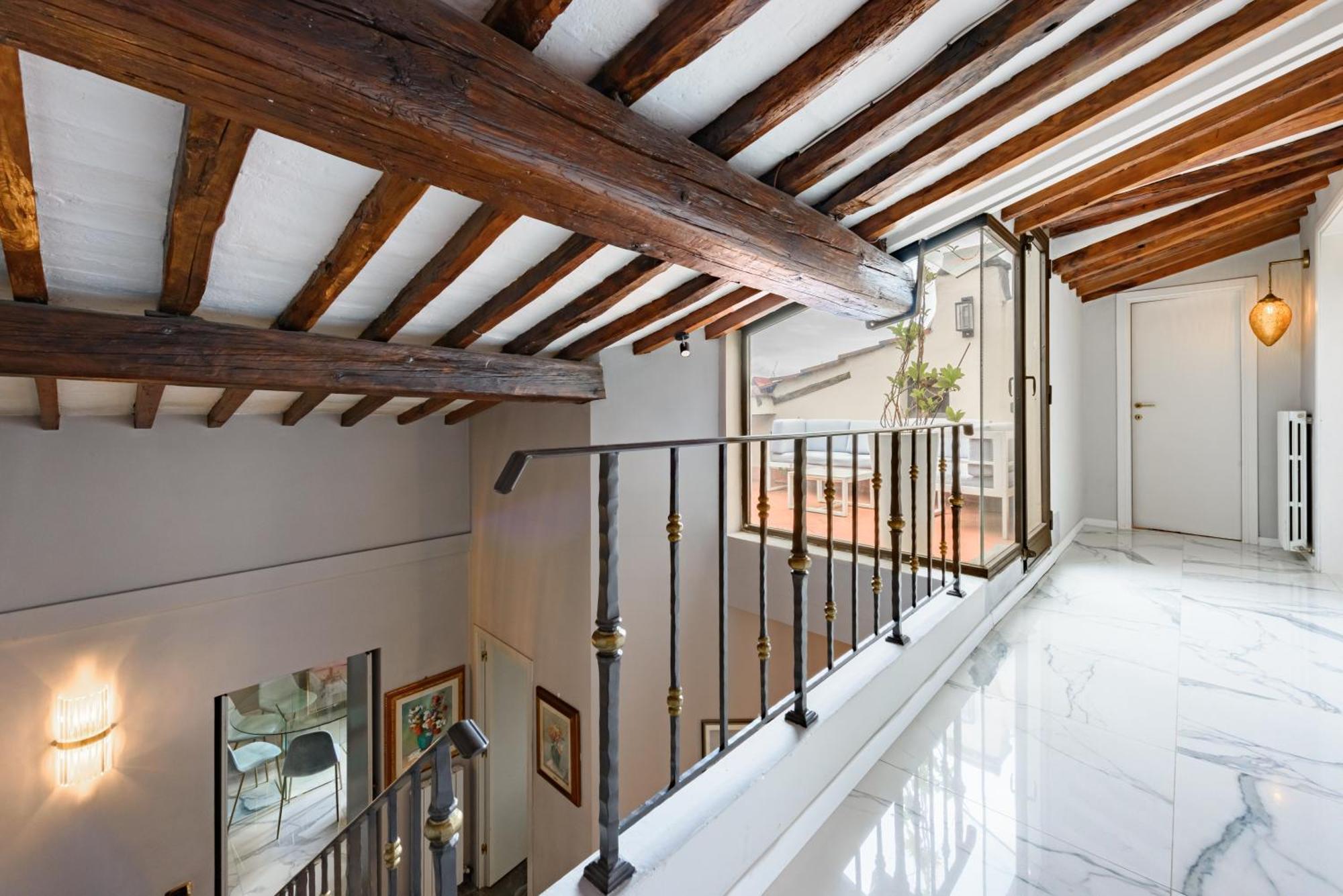 Regina House By Mmega * Florencia